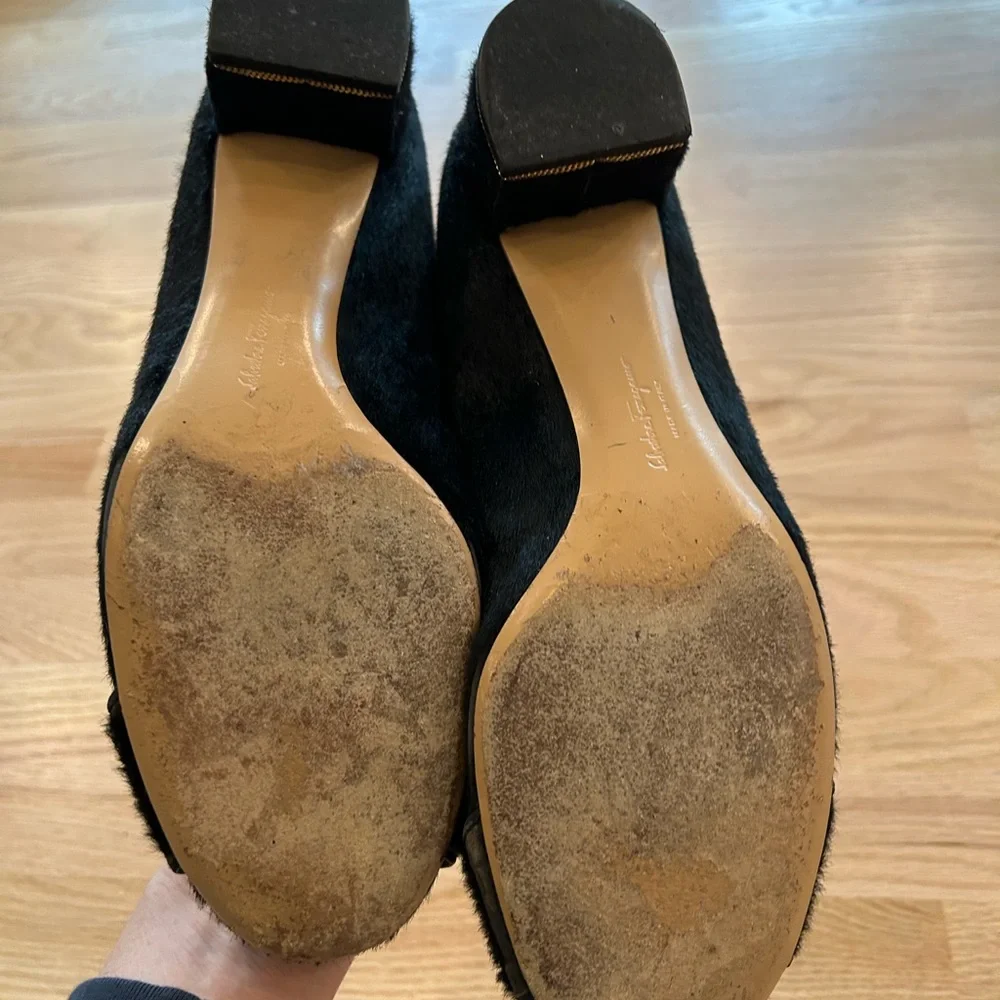 Salvatore Ferragamo Fiamma Black Women's Shoes with gold key lock pump size 10 - Picture 4 of 10